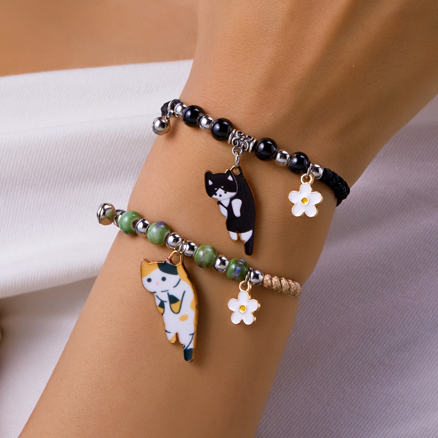 

6-piece Set Cute Cat Charm Bracelets For Women - Animal-themed Fashion Woven , Alloy Material, No Mosaic, Suitable For 15+, Simple And Stylish Design