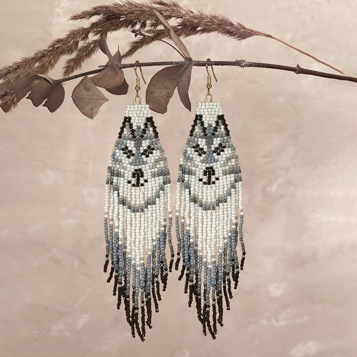 TEMU Artisan- Vintage Bohemian Long Beaded Tassel Earrings In White And Brown Featuring An Arctic Wolf Design, A Chic Fashion Piece Use Or As A Gift