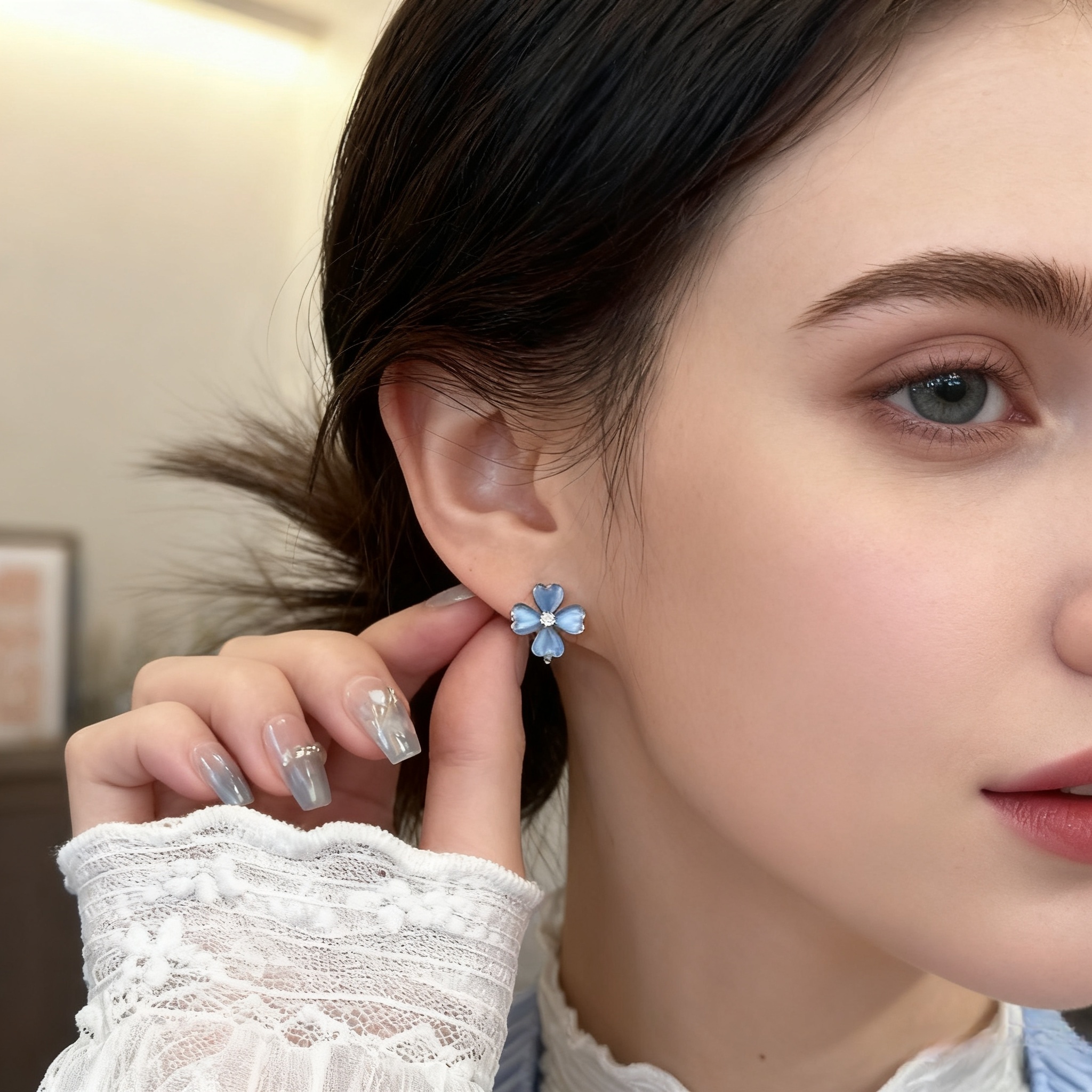 Women's Ice Blue Cat's Eye Four-Leaf Flower Stud Earring