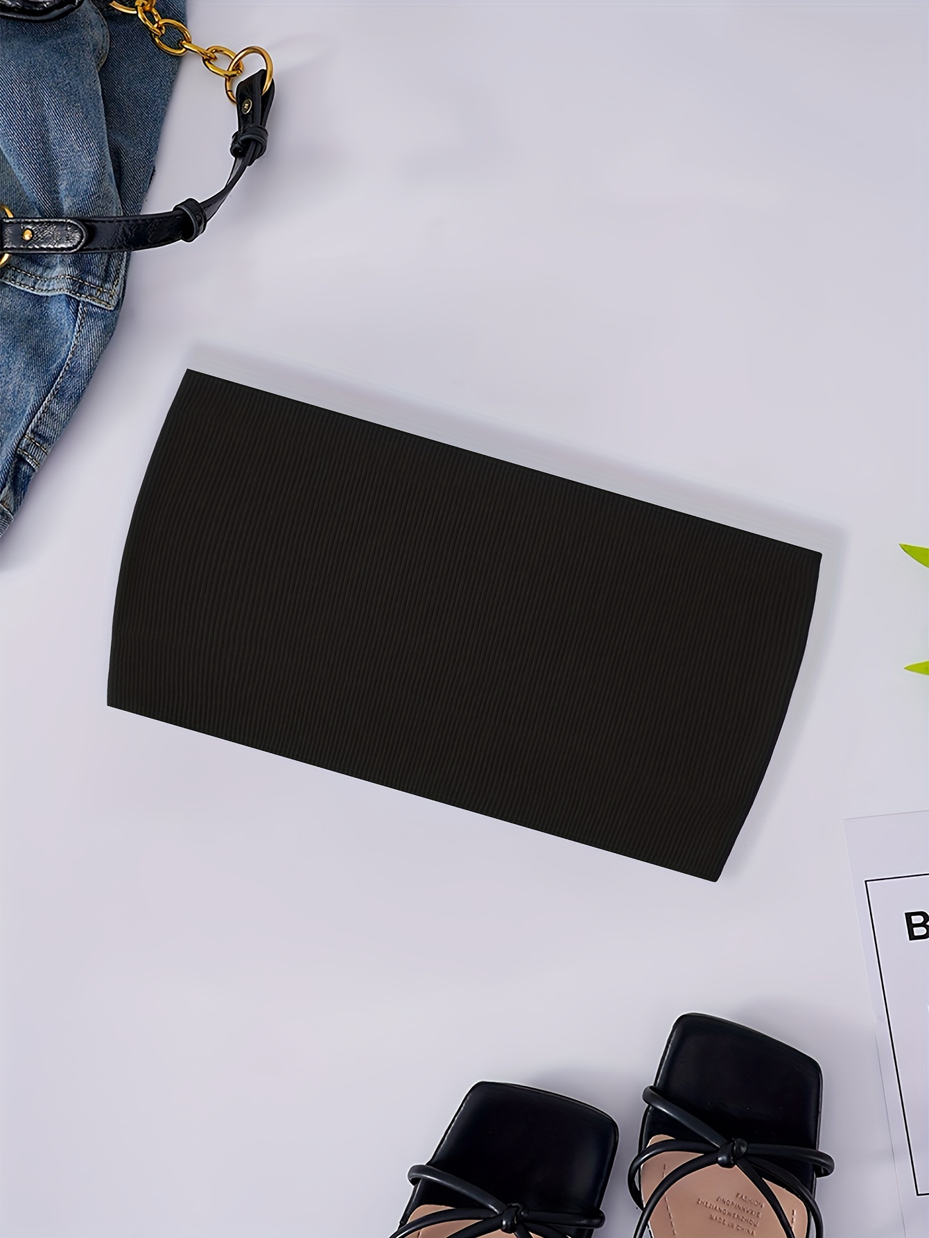 Women's Seamless Strapless Bandeau Bra - Comfortable, Breathable Nylon Blend, No-Pad, Shoulder-Baring Design for Casual Attire