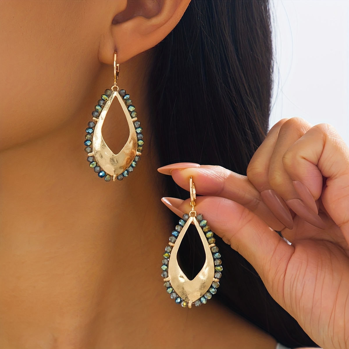 Image of A Pair Of Fashionable Clip-on Earrings - Simple, Elegant, And Sexy Vintage Bohemian Style, Handcrafted With Glass Beads And Alloy, Perfect For Parties, Gatherings, Holidays, And Vacations