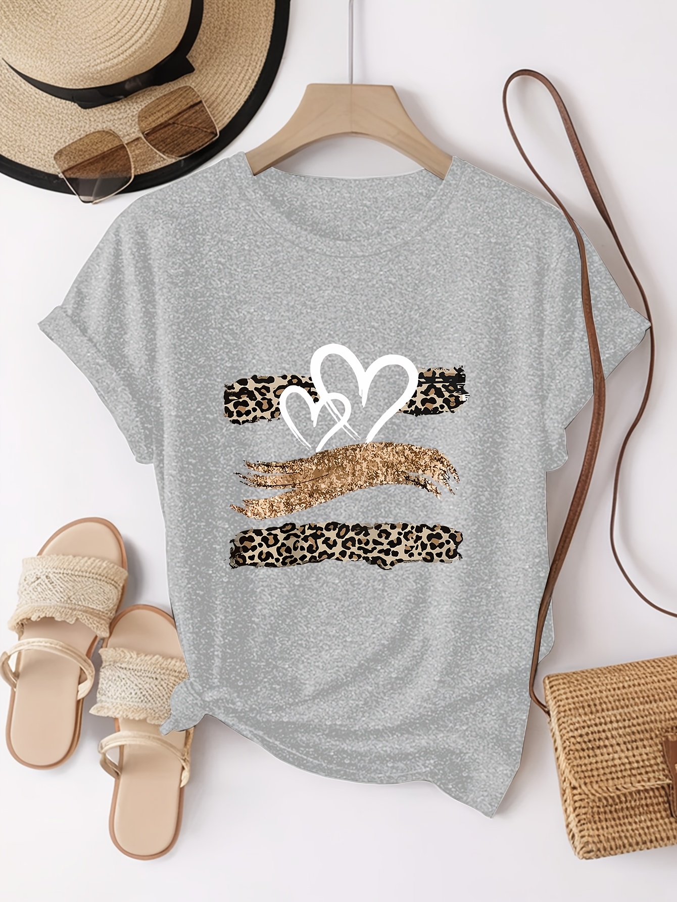 Leopard Print Heart Glitter-themed Pattern Print, Fashionable Breathable T-shirt, for Family Travel,, Casual S, Daily Commutes, Matching Outfits for Sisters, Versatile T-shirt 30057
