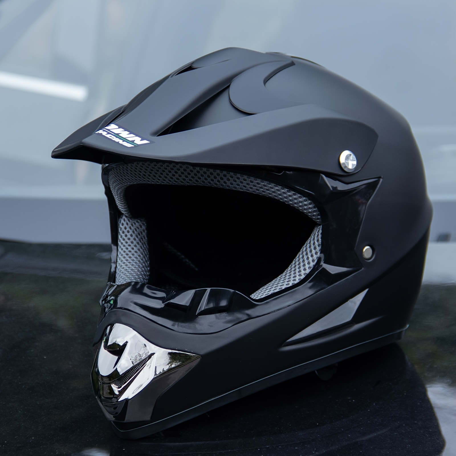 Adult motorcycle helmet discount