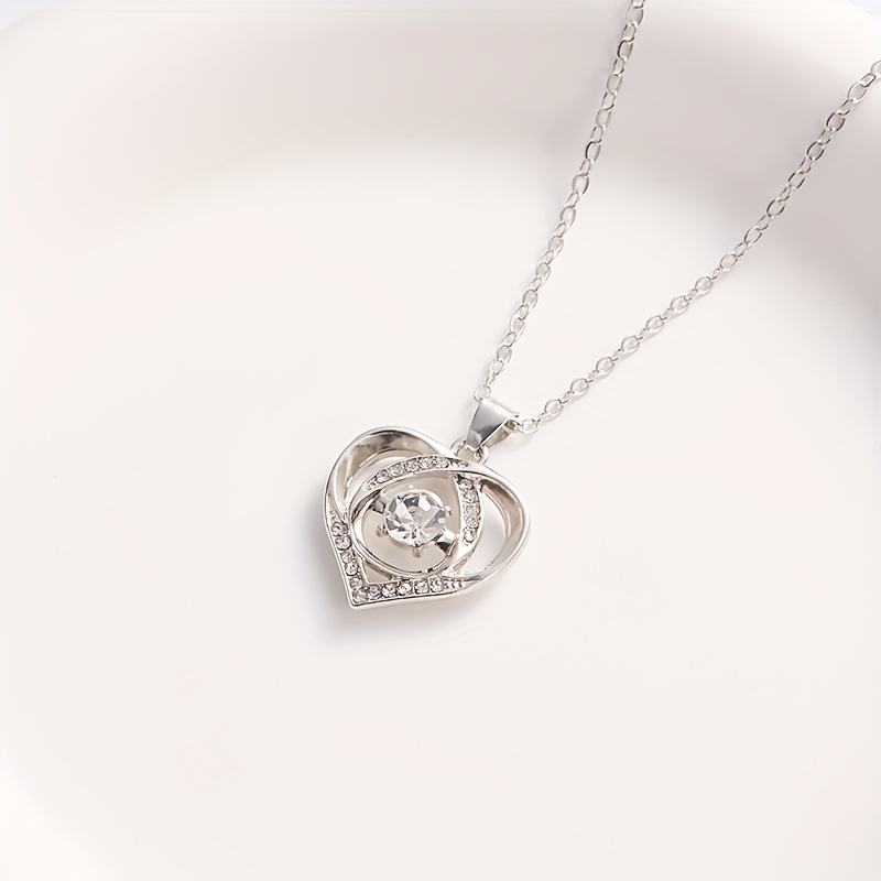 1pc of European And American Stylish Light Luxury Women'S Heart Pendant Necklace, Exquisite Jewelry Gift for Valentine'S Day Wedding Bride