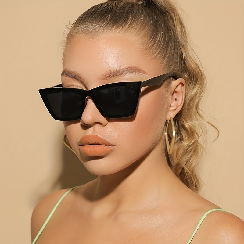 

Plastic Frame Fashion Sunglasses Cat Eye Shape Lightweight Beach Shade For Men And Women