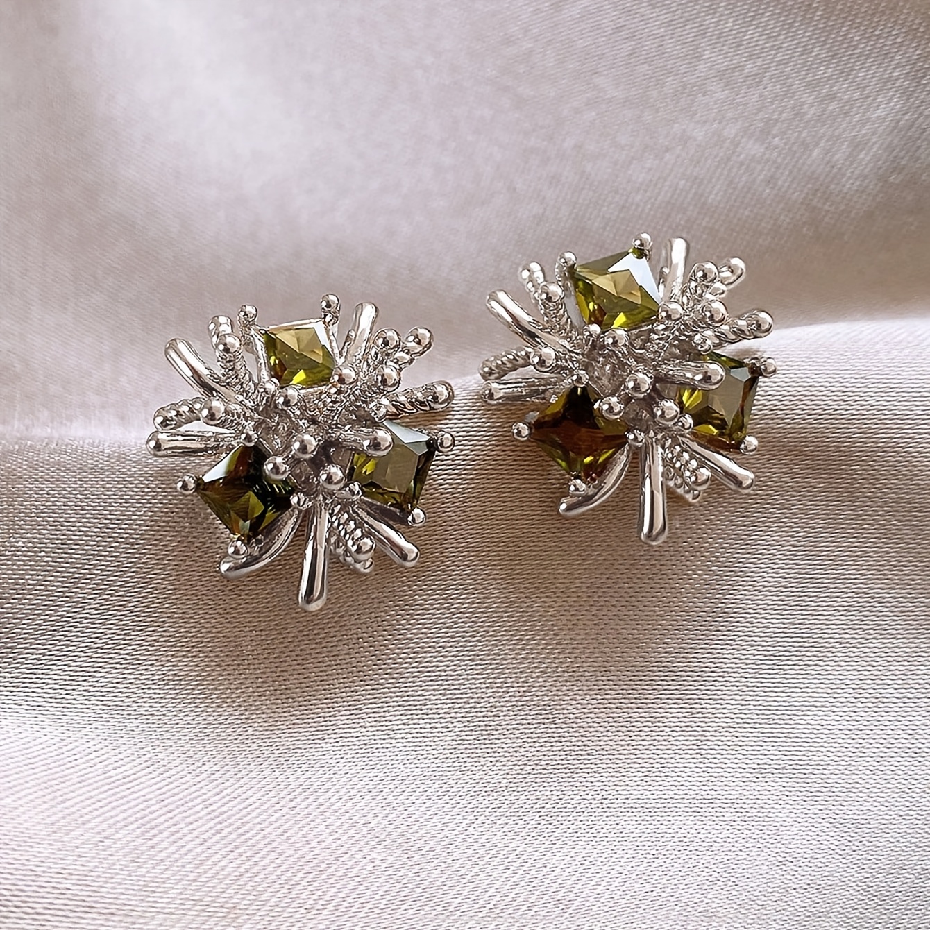 TEMU 1 Pair Light Luxury Zirconia Fireworks Stud Earrings For Women' And Holiday Wear