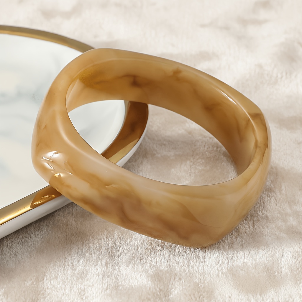 Vintage Simple Versatile Irregular Resin Bracelet
