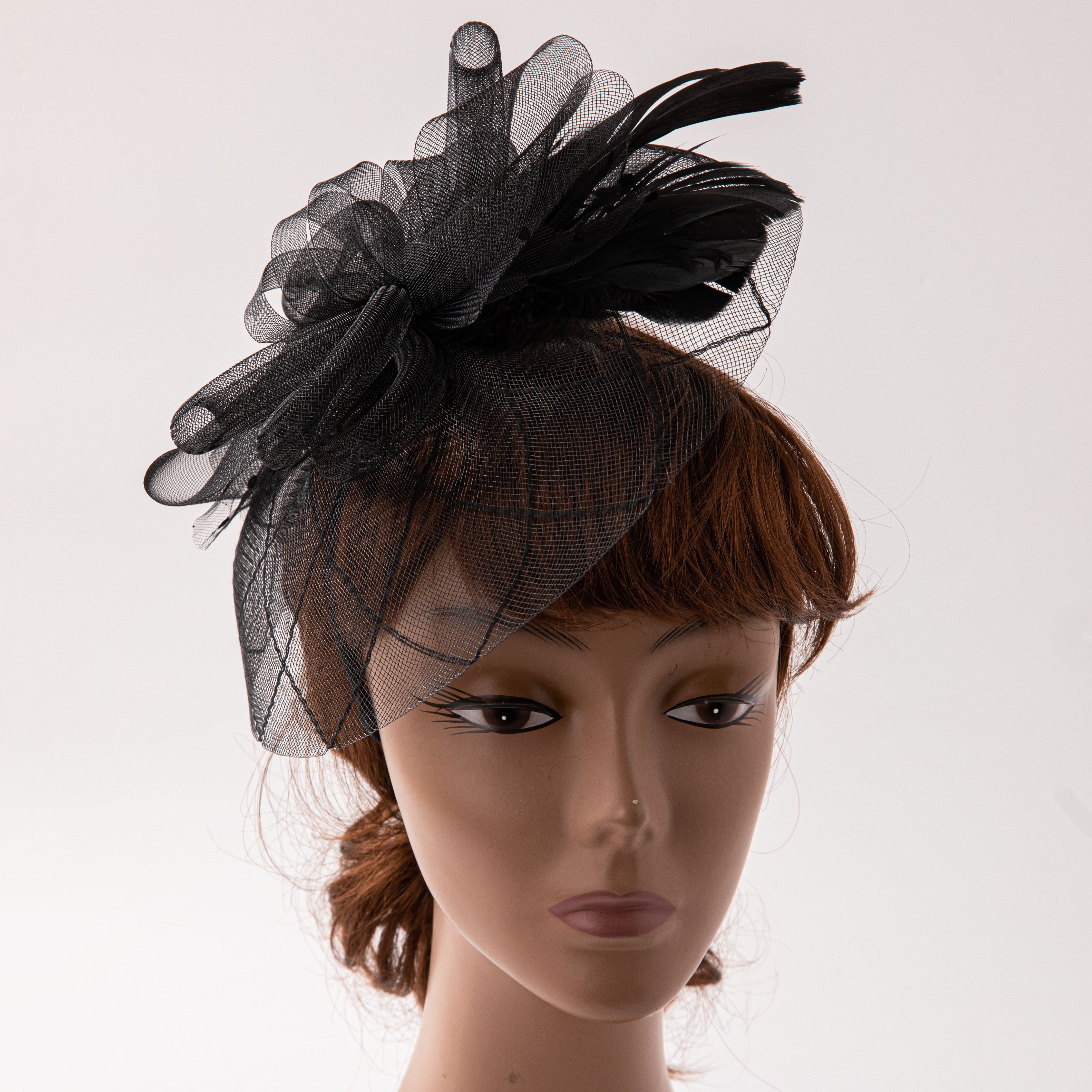 

Elegant Vintage Netted Feather Headpiece: Perfect For Wedding And Special Occasions - Dry Clean Only