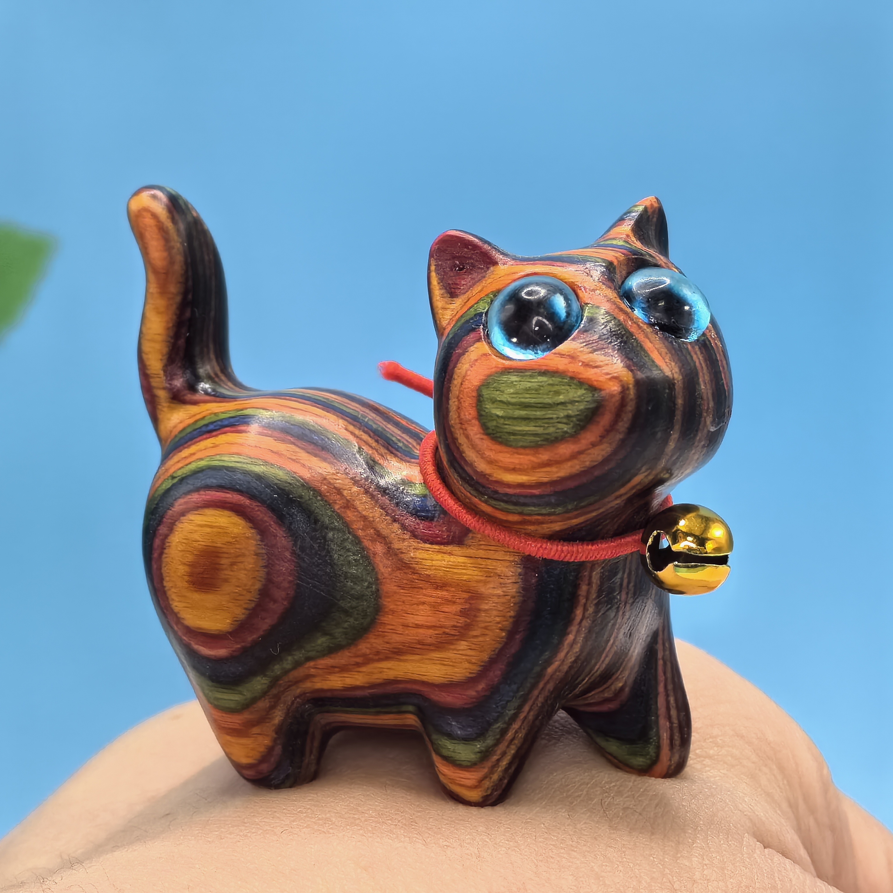 

Charming Wooden Kitty Figurine: A Unique Art Piece For Home Decor - Handcrafted With Natural Wood Grain Patterns