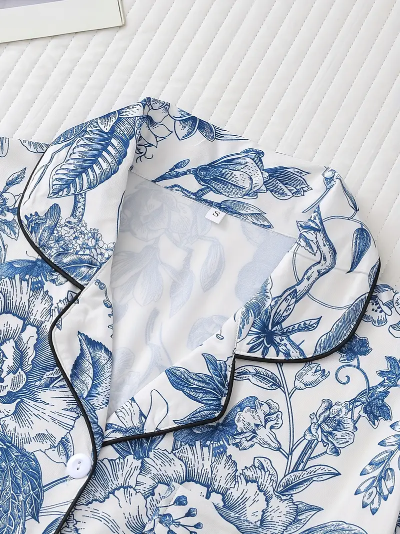 three piece womens elegant polyester pajama set fabric comfortable for short sleeved button top matching shorts and pants with full body printing and pocket details suitable for adult pajama set Product details 2