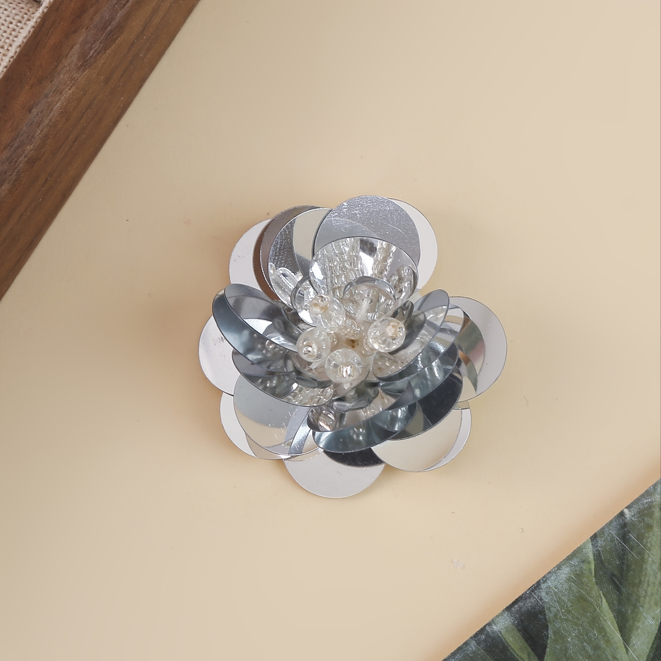 TEMU Set da 5 pezzi Nuovo Stile Perline per Unghie con Paillettes Argentate, Accessori per Abbigliamento, Borse e Fiori, Materiali Fai da Te