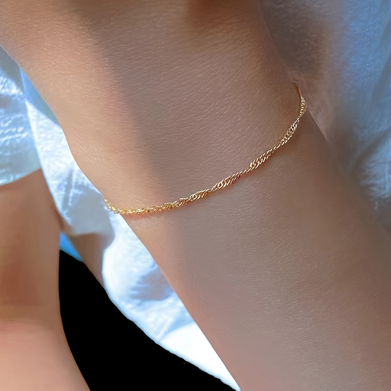 A Fashion High-grade Luxury Wave Chain Stainless Steel Fashion Bracelet Women