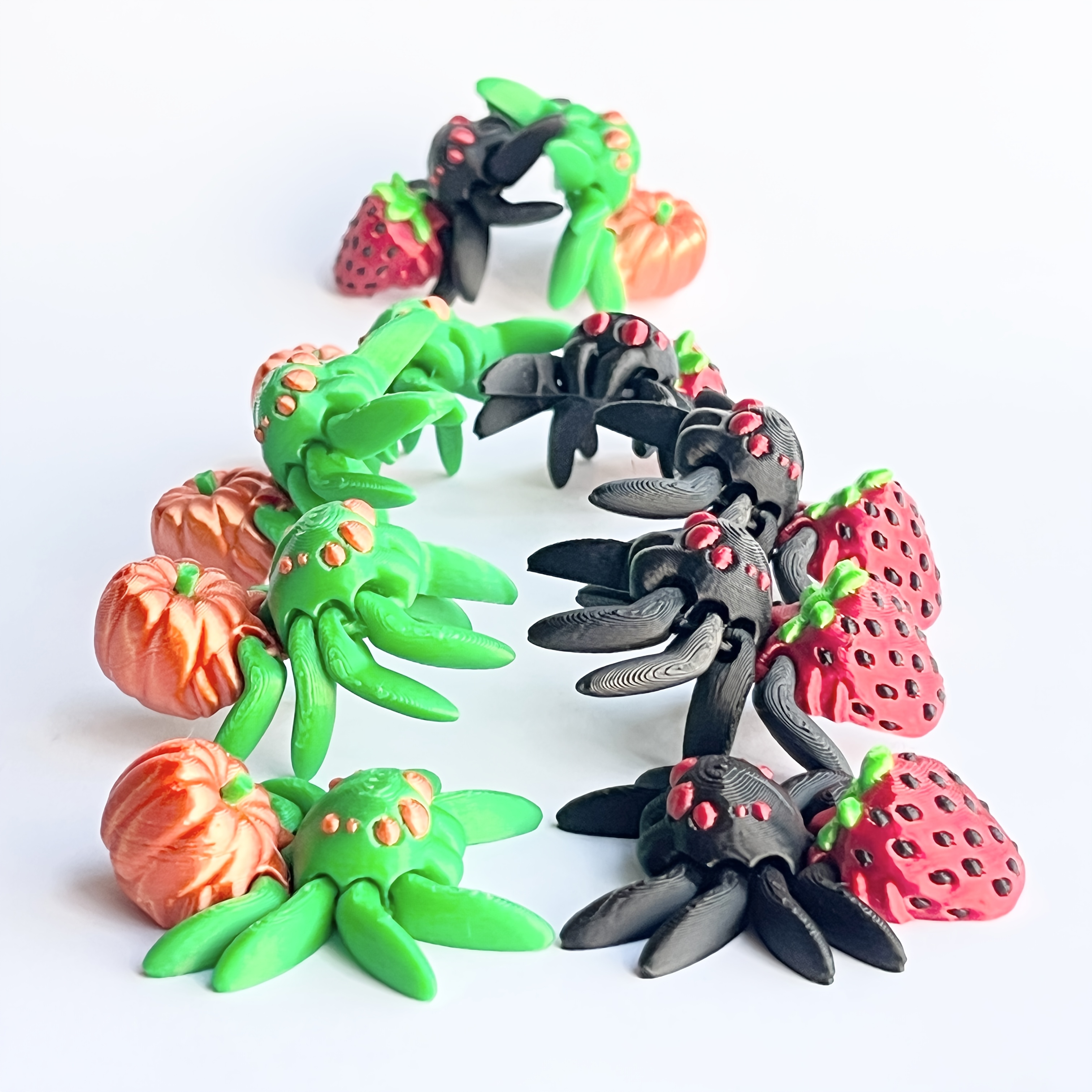 

1pc, Flexible Jointed 3d Printed Spider Figurines - Strawberry Spider, Pumpkin Spider, Christmas Hat Spider, Winter Spider, - Halloween And Holiday Decor, No Required, Best For Christmas, Thanksgiving