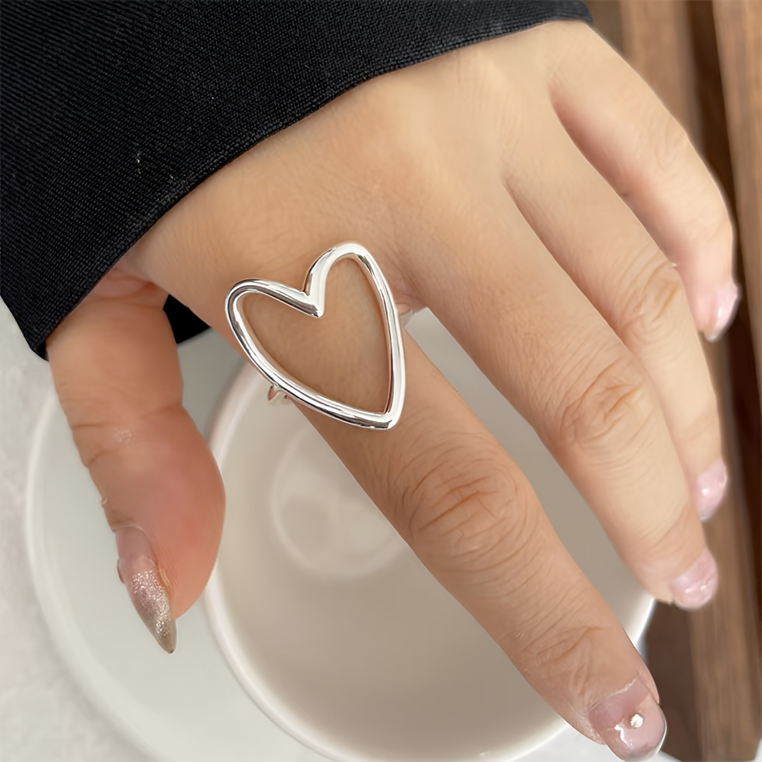 

Chic Minimalist Heart-shaped Ring - Alloy, Casual Attire & Gifting On Valentine's Day Or Day