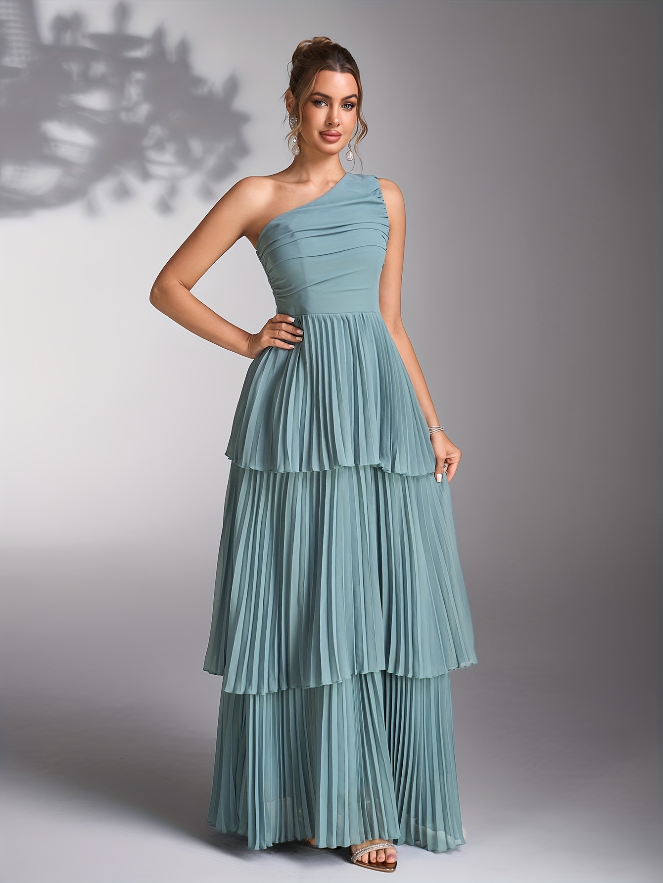 green emerald velvet dress Solem Midi Dress main image 1