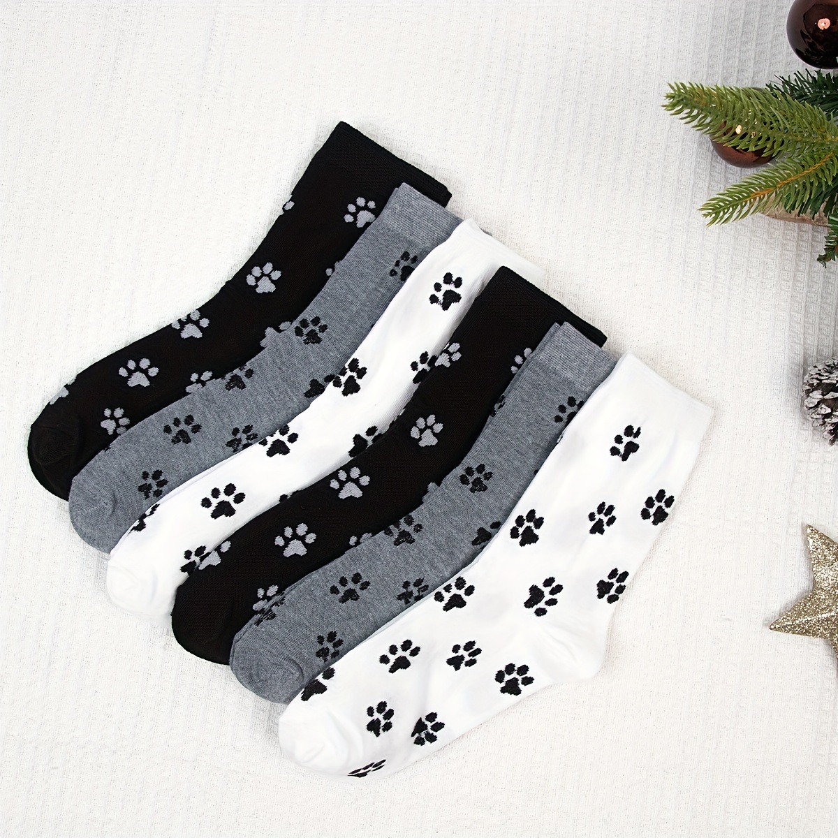 

6 Pairs Of Cute Cat Paw Print Patterned Crew Socks In Black, White, And Gray, Y2k Fashion, Comfortable And For , , And Commuting.