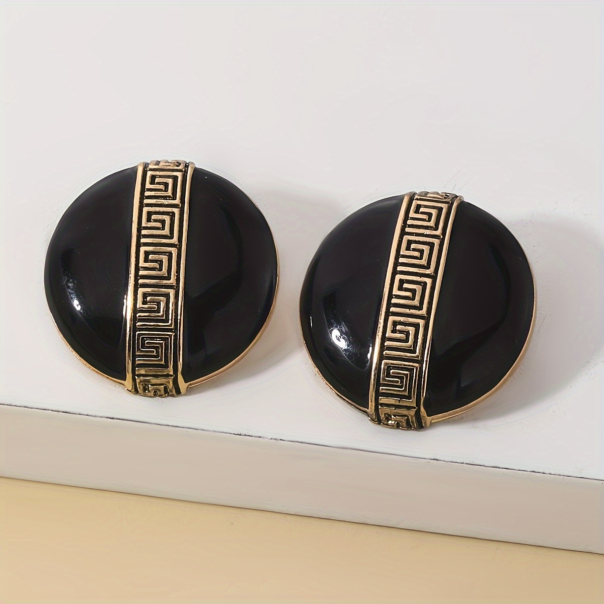 Women's Vintage Geometric Round Earrings
