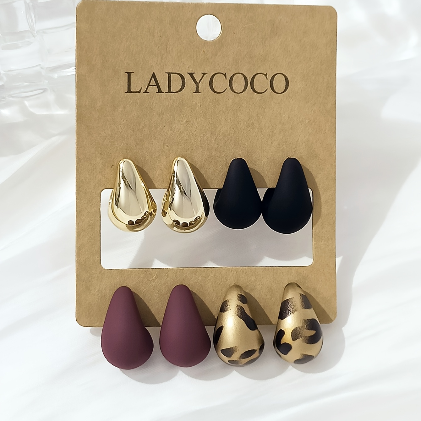 E-shop 4 Paar modische, niedliche goldene und mehrfarbige Tropfenohrringe Set, geeignet für den täglichen Damenlook, ideales Geschenk für Freunde