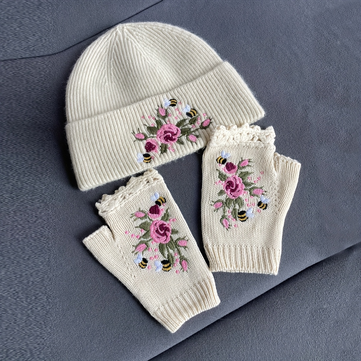 

Elegant Women's Knit Bee And Floral Embroidery Hat And Gloves Set, Acrylic Accessories, Hand Washable, Autumn, Fleece, Set