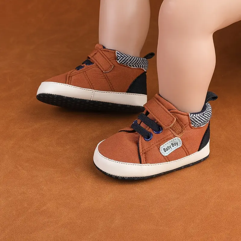 A Versatile Pair of Canvas Shoes Designed for Boys, Suitable for Infants Aged 0-1 Years Learning to Walk, Ideal for Spring And