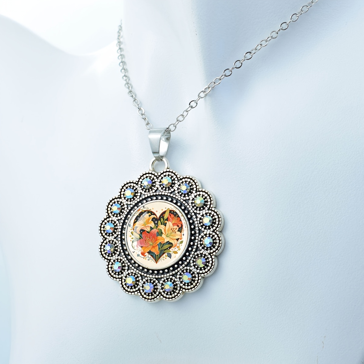 Countryside Wild Cluster Daylily Round Necklace, Rustic Floral Design