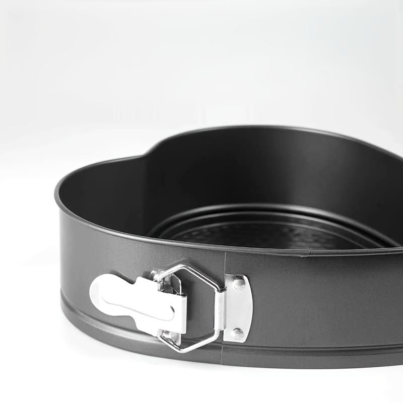 3pcs Square & Round Heart Multi-Size Carbon Steel Removable Bottom Cake Molds, High-Temperature Resistant and Easy to Clean. Suitable for Home Use, and for Holidays Such as Halloween, Christmas, and Valentine's Day