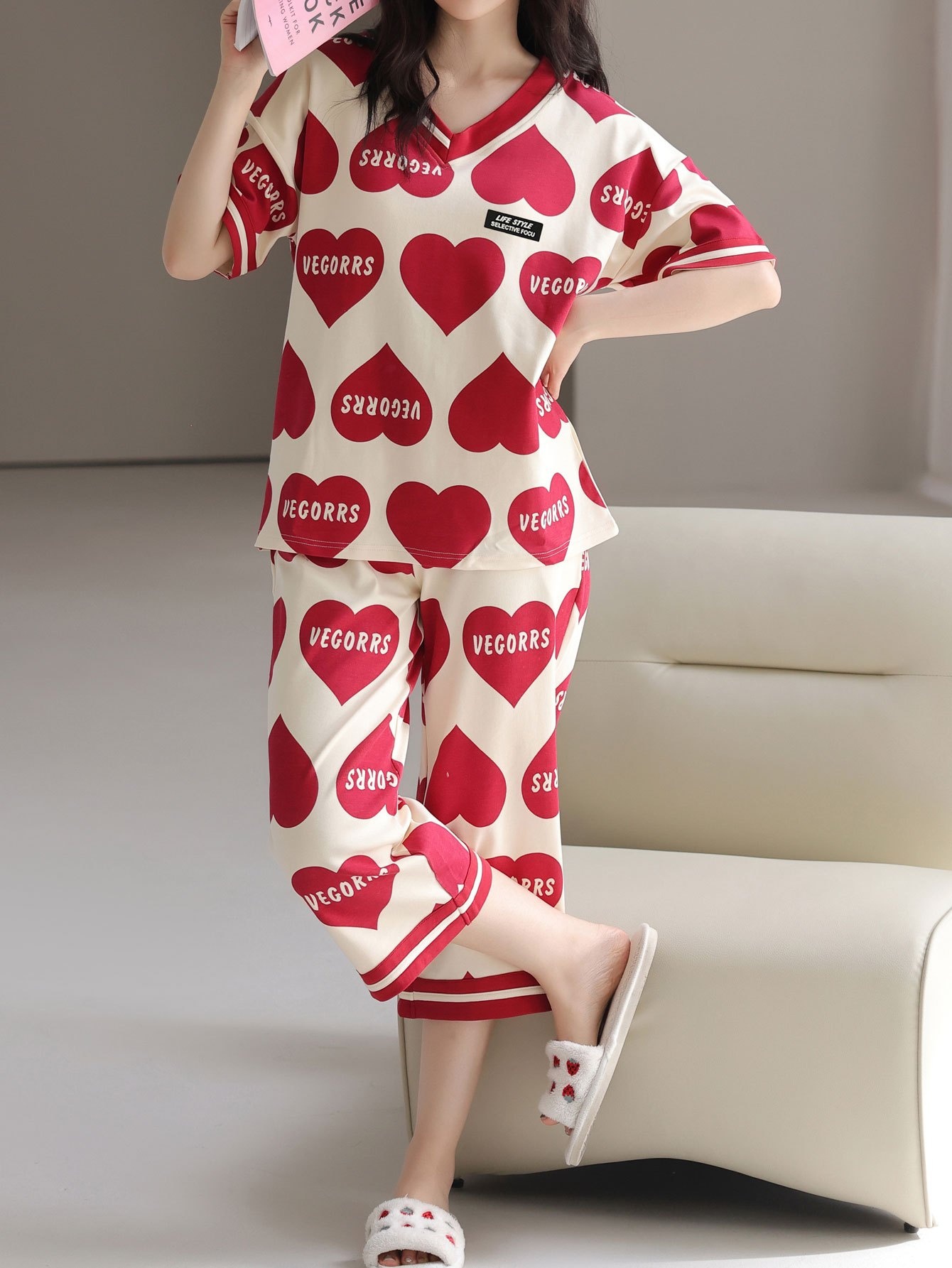 Women'S Summer Print Short Sleeve Capri Pajama Set with Bra Pad  Lightweight Breathable Sleepwear for Home Relaxation, Relaxed Fit Pants,  Soft