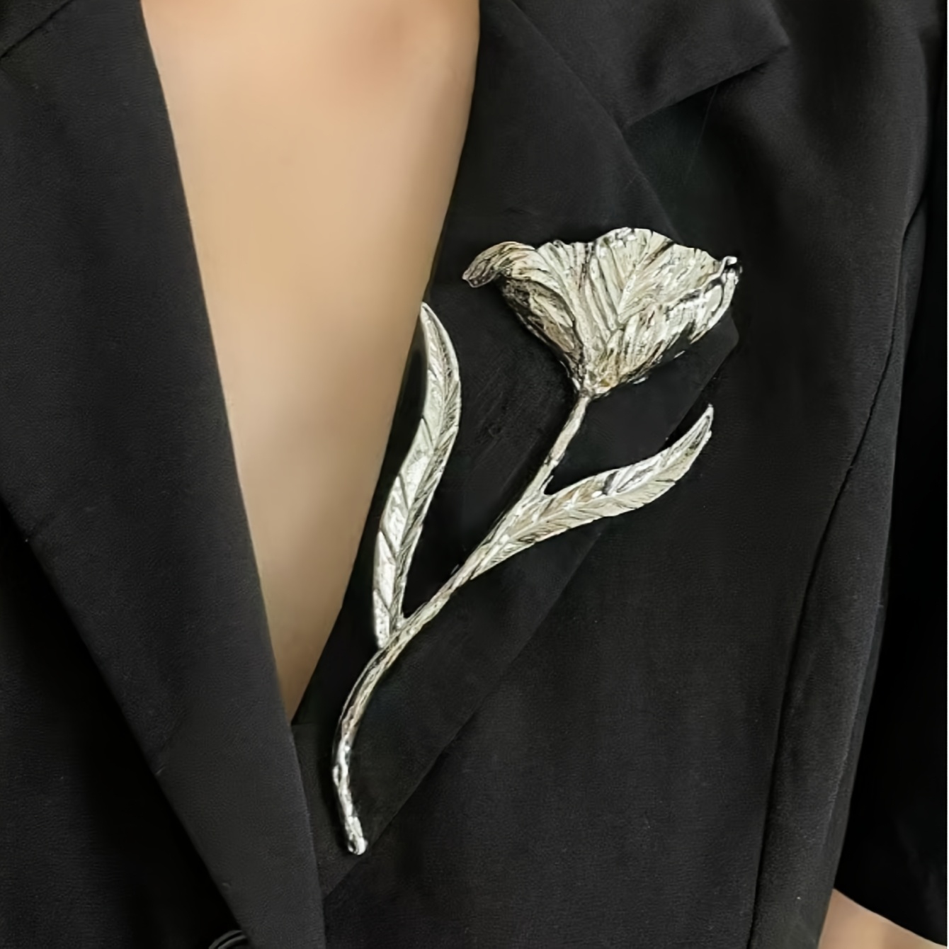 TEMU 1/2 piezas - Broche largo de de color dorado y plateado, con de hojas y flores de metal, un broche único y de adecuado para un traje de chaqueta