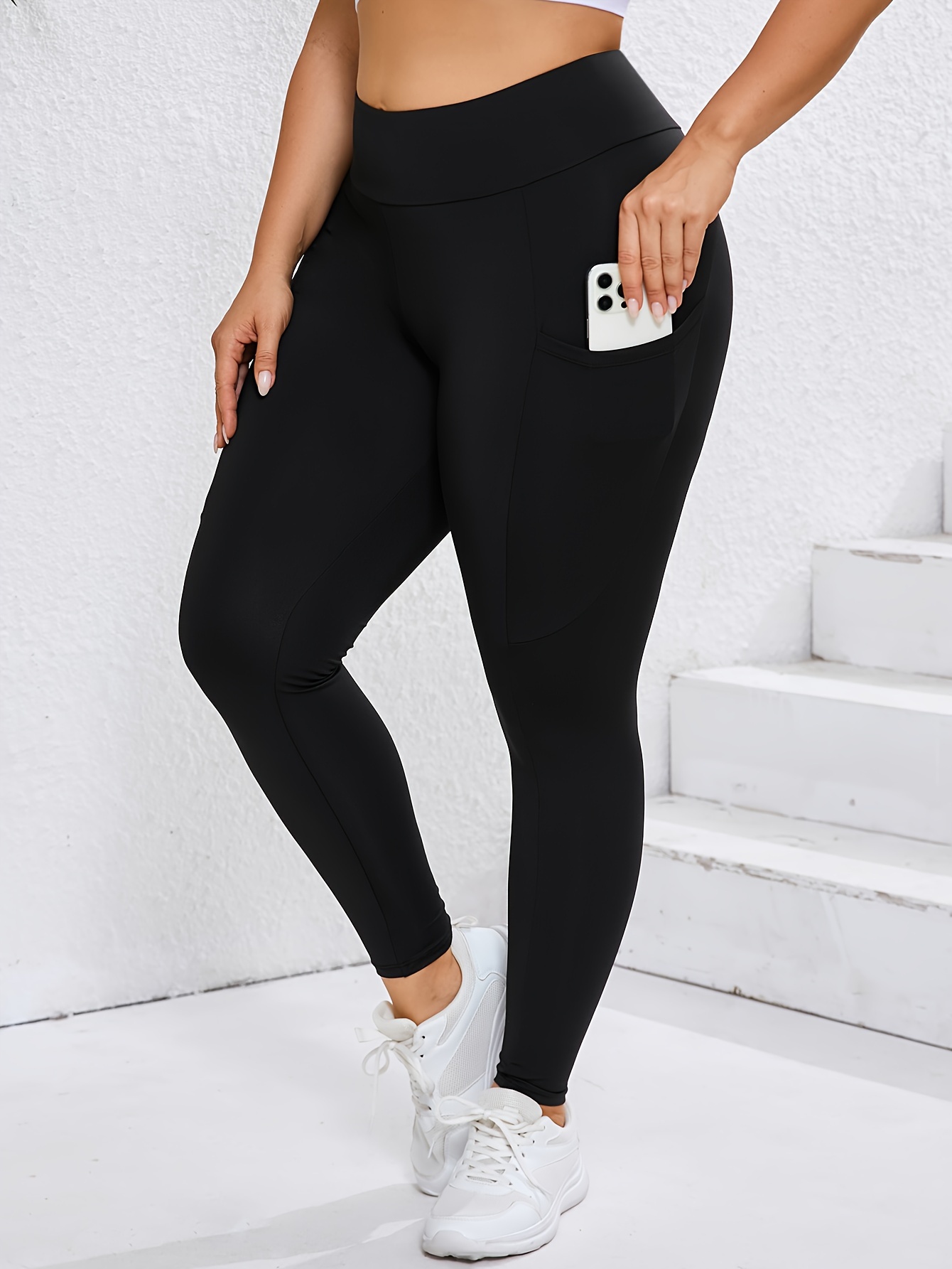 Elegant Plus-Size Leggings with Side Pockets, Stretch Polyester and Elastane Blend, Solid Color, Machine Washable - Ideal for Spring/Summer/Fall