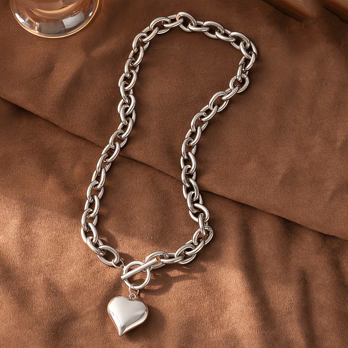 Retro Elegant Women’s French Pendant Necklace