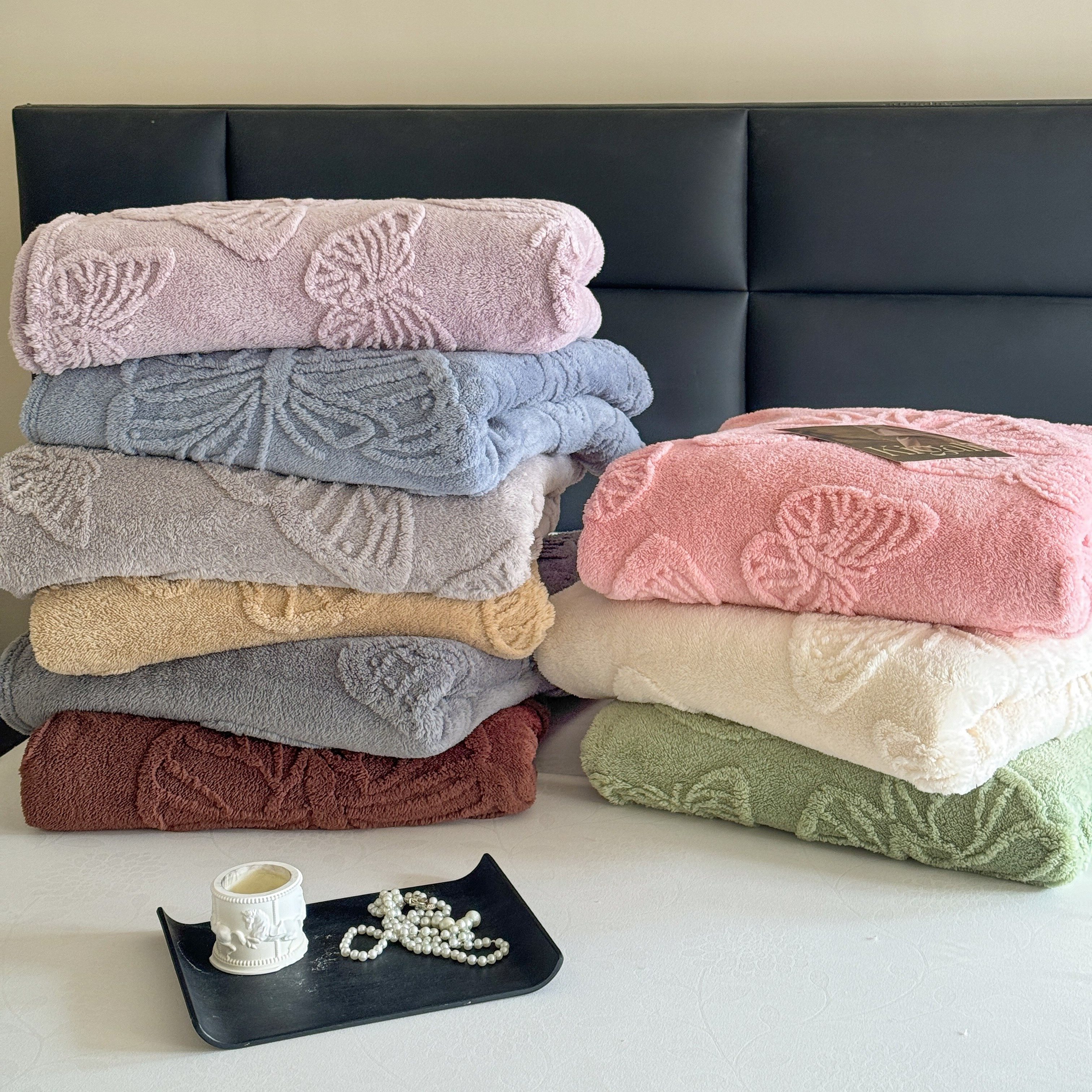 

1pc Jacquard Flannel Solid Color Blanket Double-sided Fleece Office Throw Blanket Nap Blanket