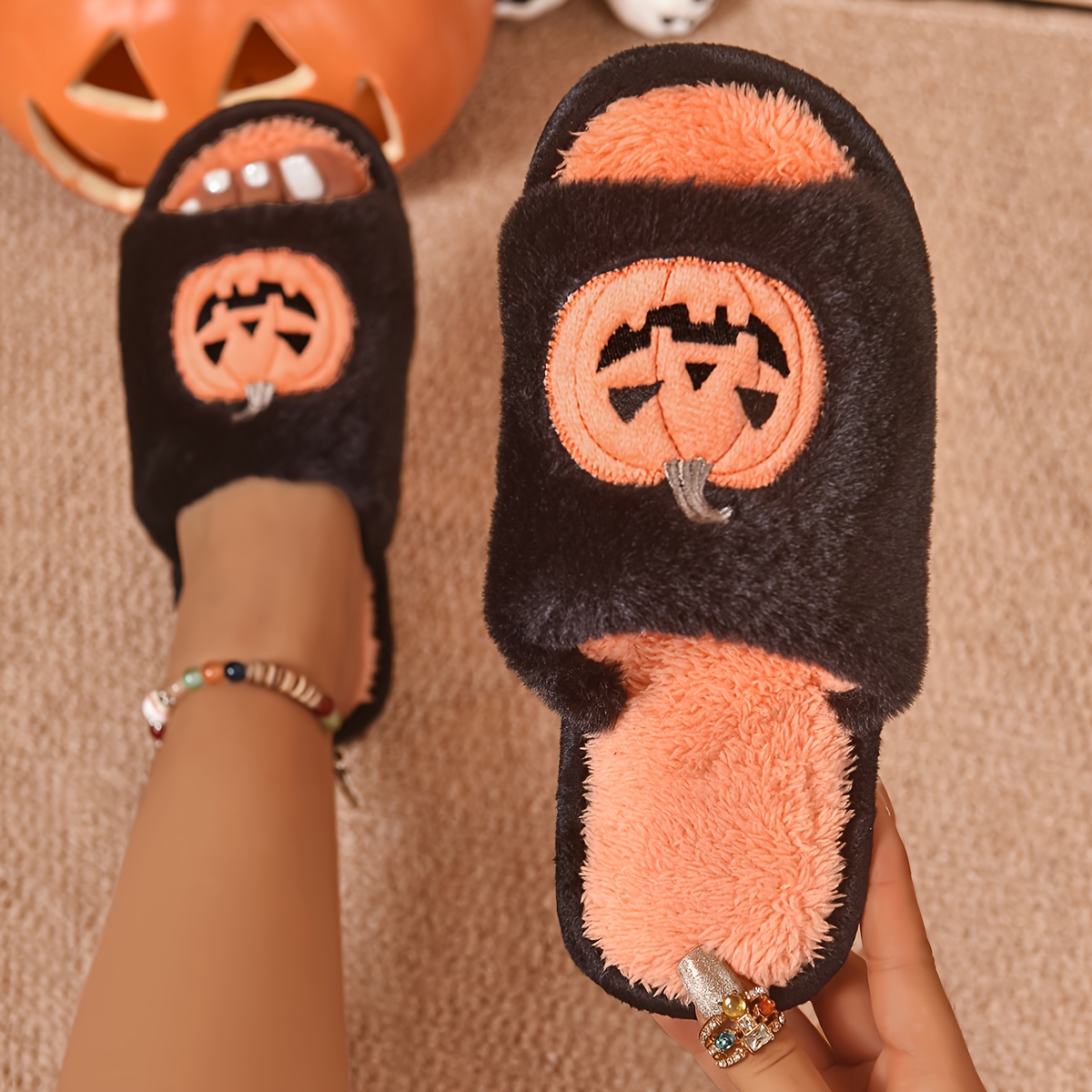 TEMU Chaussons en peluche pour femme, citrouille d'Halloween brodée, pour les loisirs à , confortables et élégants, chaussons d'intérieur, chaussures