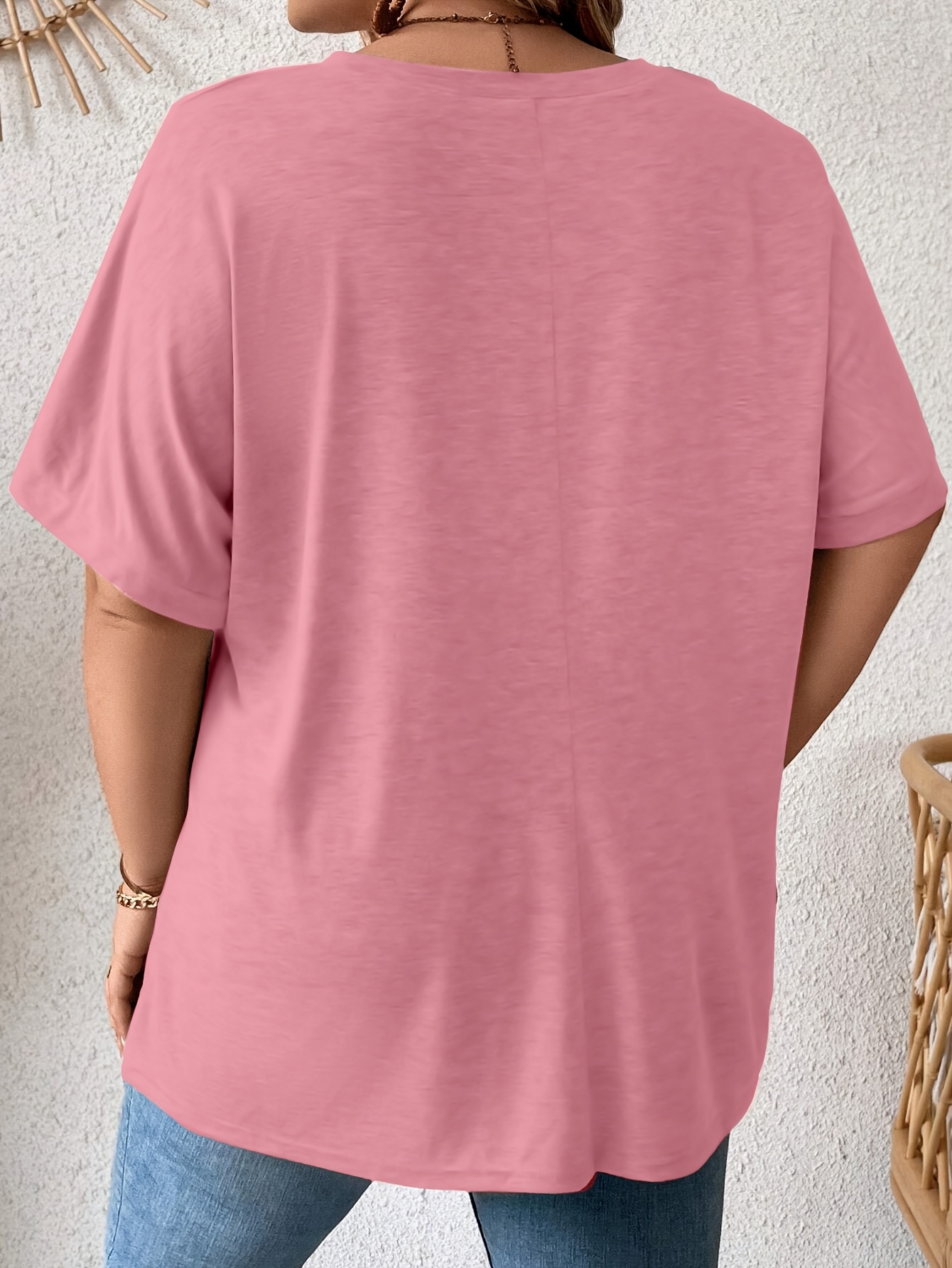 Plus Size Women's Casual Short Sleeve T-Shirt - Vibrant Purple Solid Color with Side Pockets, Relaxed Fit Round Neck, Medium Stretch Machine Washable Fabric for Spring/Summer Casual Attire, Ladies T Shirts, Versatile Clothing, Mediumstretch Material