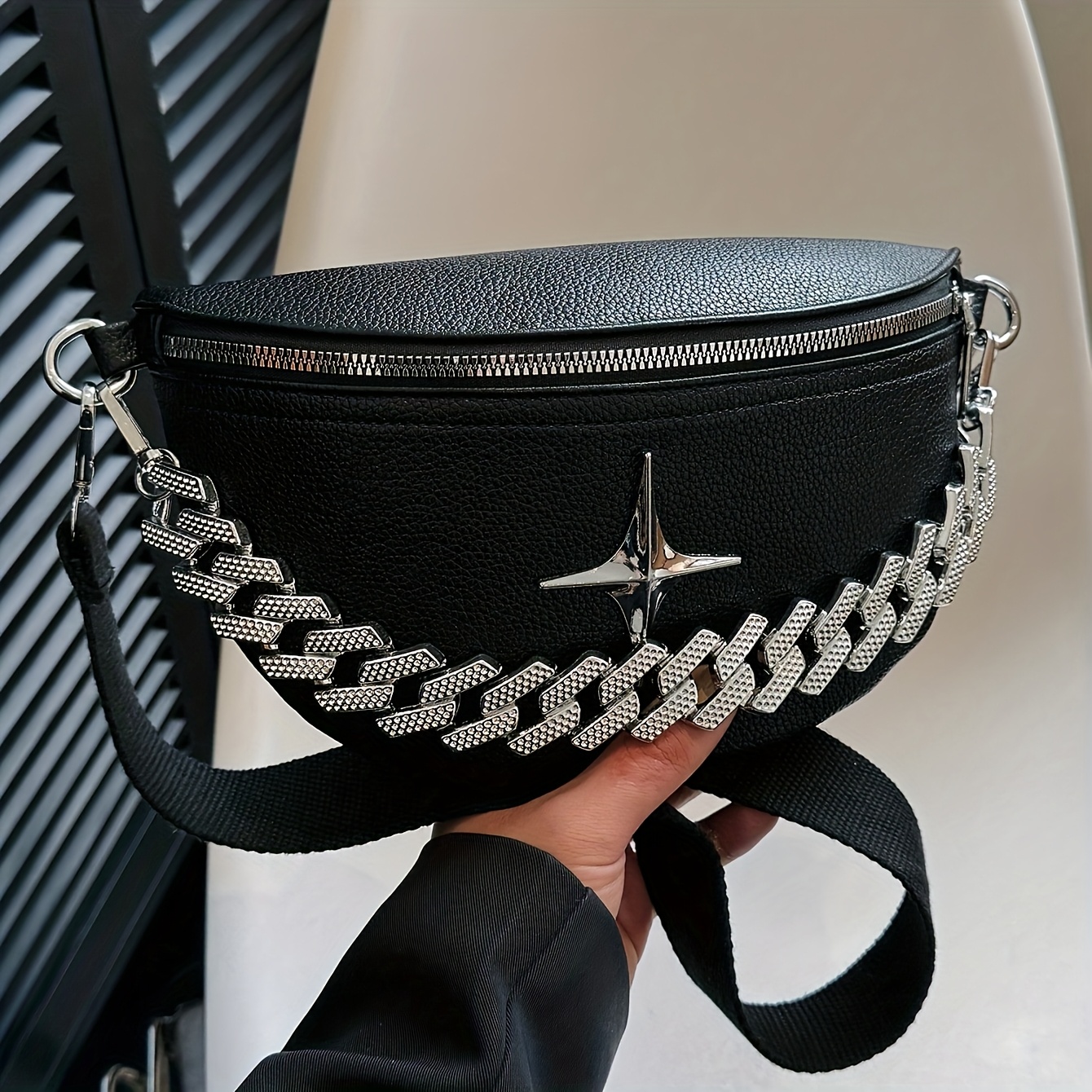 Image of Fashionable Casual Versatile Large-capacity Single-shoulder Crossbody Bag With Niche Design, New Wide Shoulder Strap And Chain, Women's Chest Bag