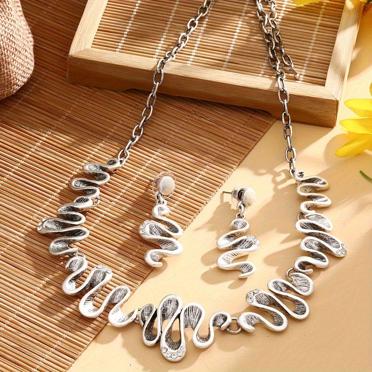 Zinc Alloy Serpentine Necklace Earrings Set