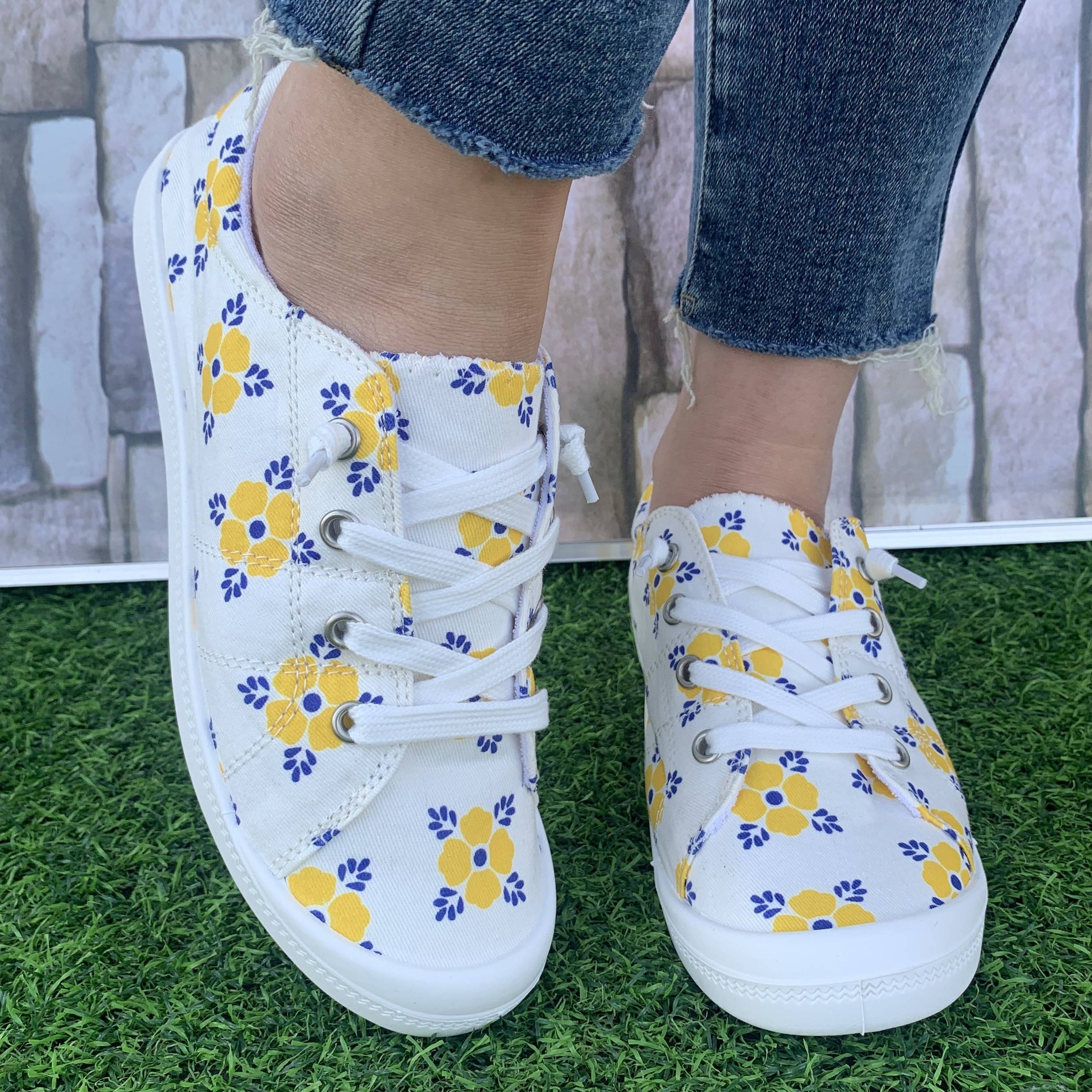 

Women's Flower Pattern Canvas Shoes, Casual Lace Up Outdoor Shoes, Lightweight Low Top Sneakers