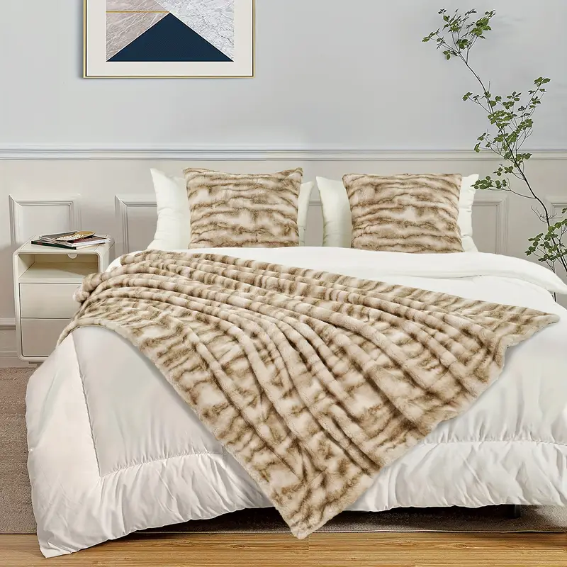 3pcs throw combo 2 pillow cover 1throw blanket combo with velvet backing plush fuzzy soft warm for couch chair bed sofa bedroom living room camping Product details 2