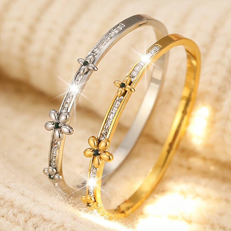 Exquisite Stainless Steel Bracelet Inlaid with Synthetic Zirconia