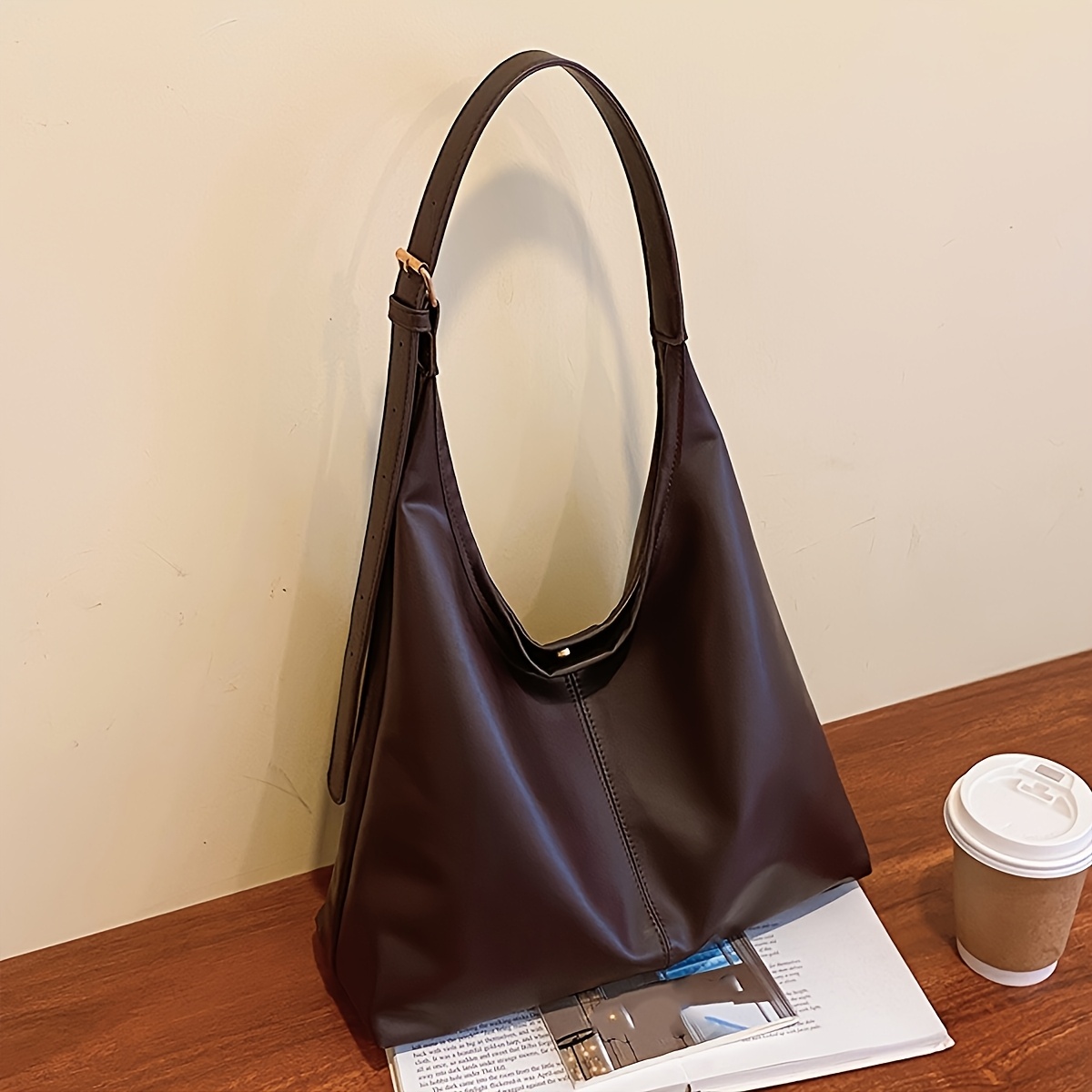 Moqueta Convertible para Mujer - Bolso de Mano y Mochila Profesional con Correa Ajustable, Interior Espacioso para Trabajo, Viajes y Salidas Casuales - Disponible en , Verde, Marrón Oscuro, Beige, Café - Elegante Bolsa Versátil, Acabado Suave, Material de Alta Calidad, Ideal para el Día a Día - Imagen 5