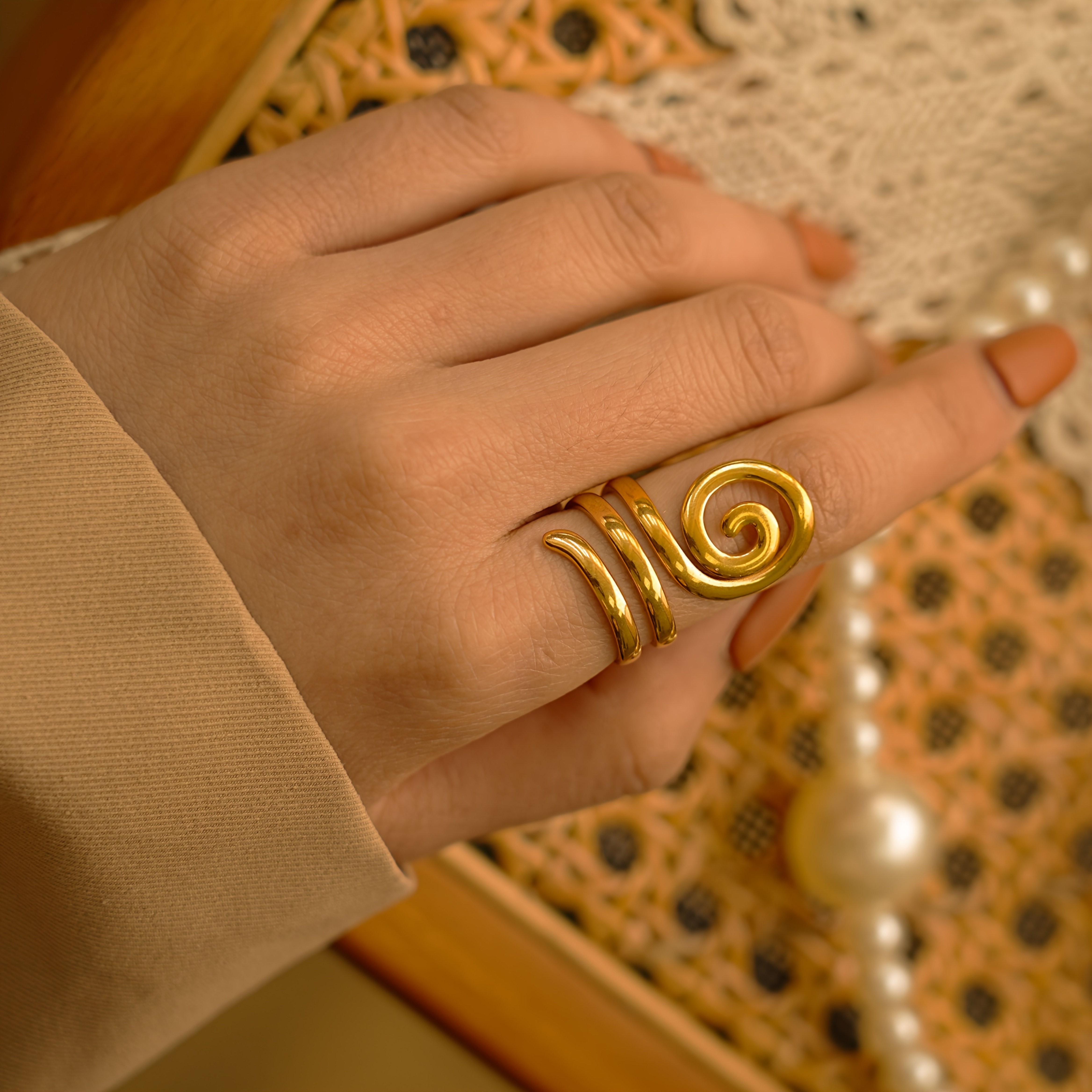 Women's Golden Retro-Style Adjustable Spiral Stainless Steel Ring