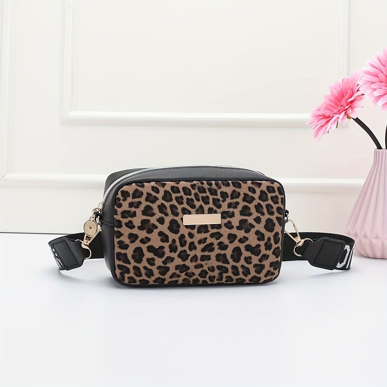 

Women' Crossbody Bag 2024 , Leopard Print Pu, Versatile Camera Bag, White & Black, Removable Strap, Zip Closure, Polyester Lining, No Fringe,