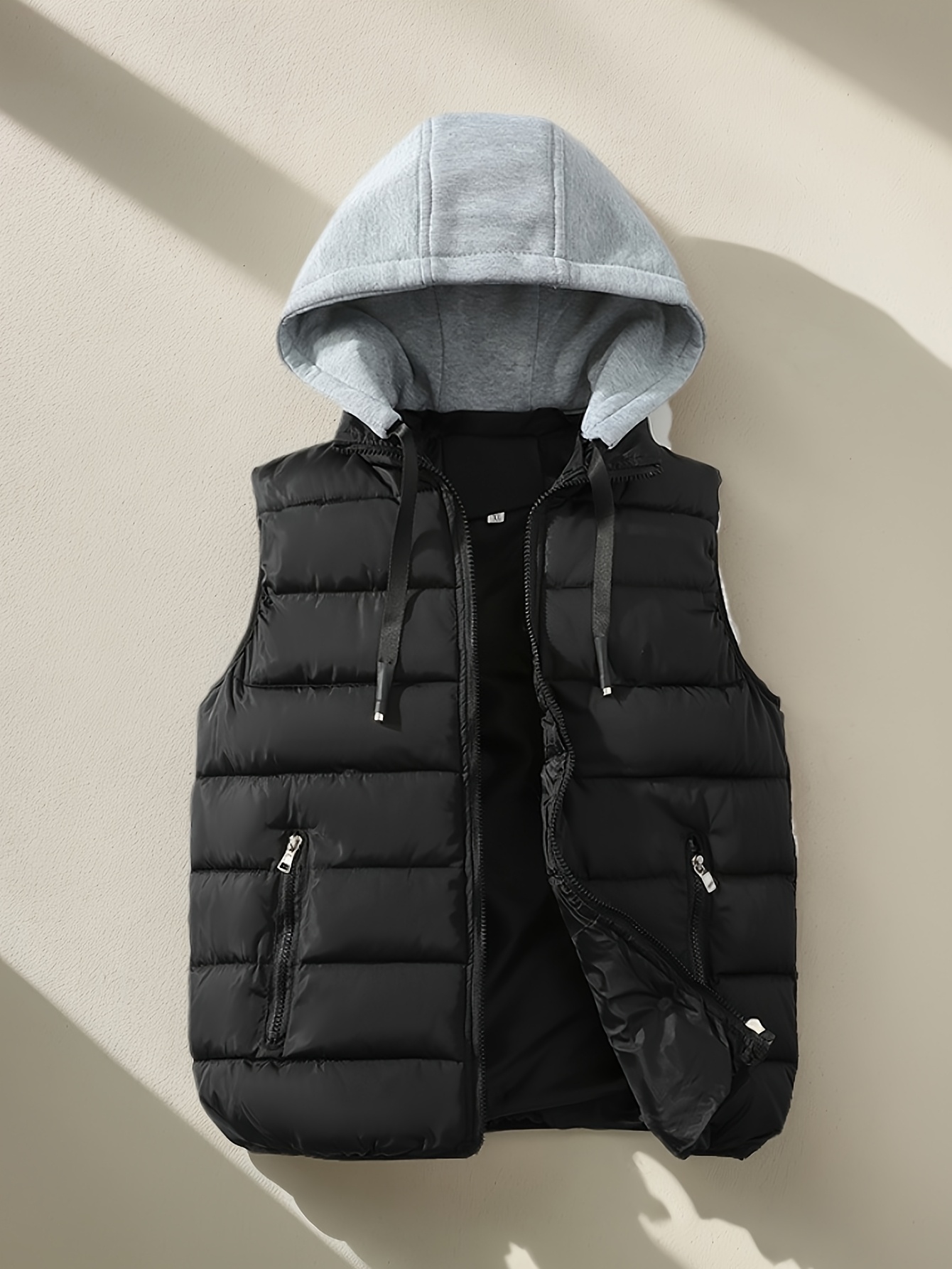 Stylish Men's Hooded Vest Image 5