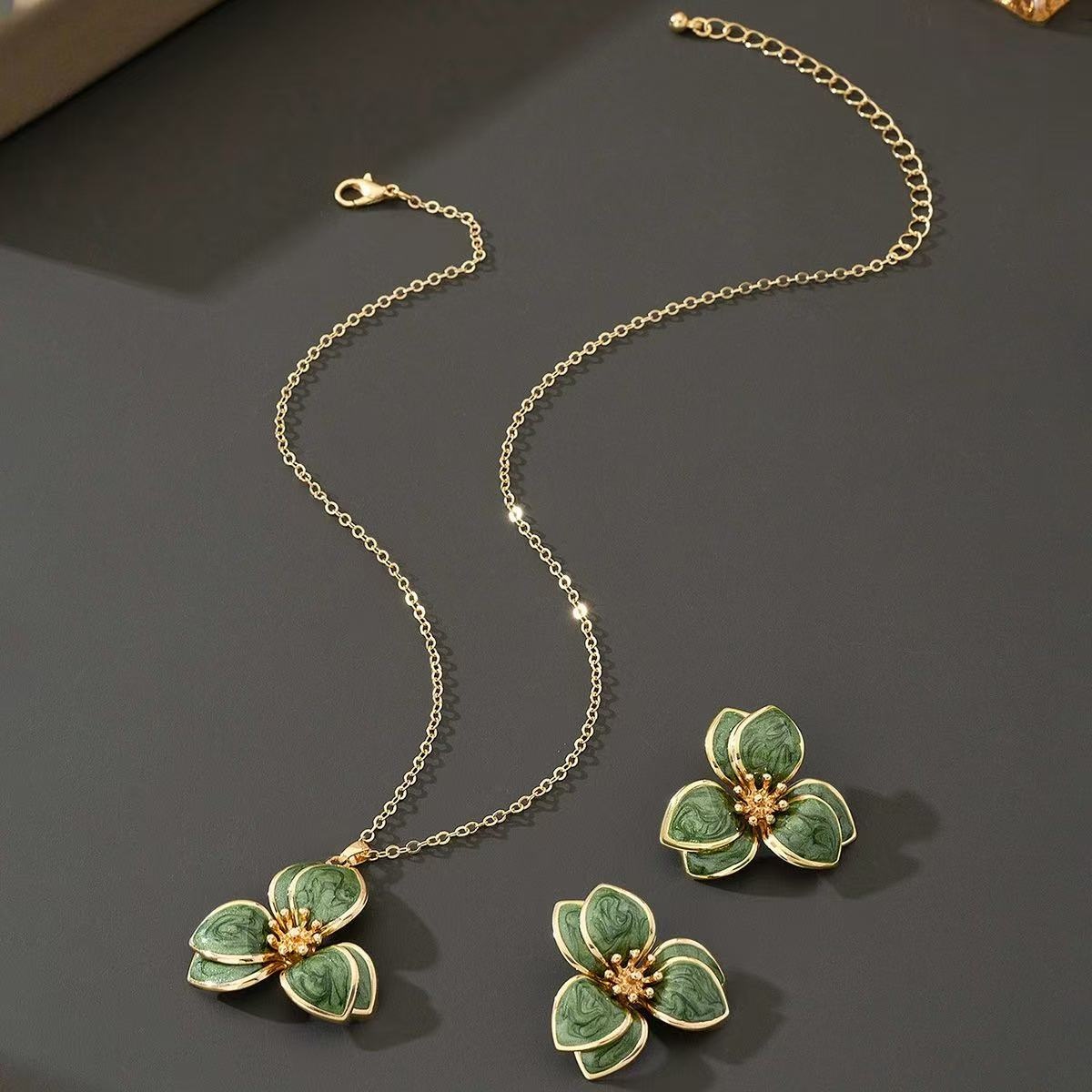 TEMU 3pcs Set Of Stylish, Elegant Retro Floral Drop Earrings And Necklace Combo