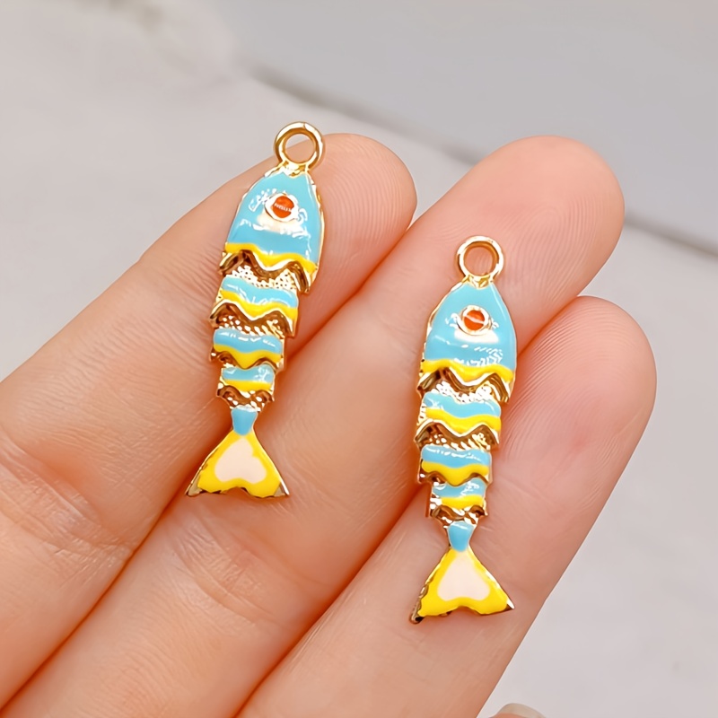 TEMU Lot de 4 petits pendentifs poisson en alliage, breloques de collier poisson océanique en émail, pendentifs de collier DIY plaqués or KC,