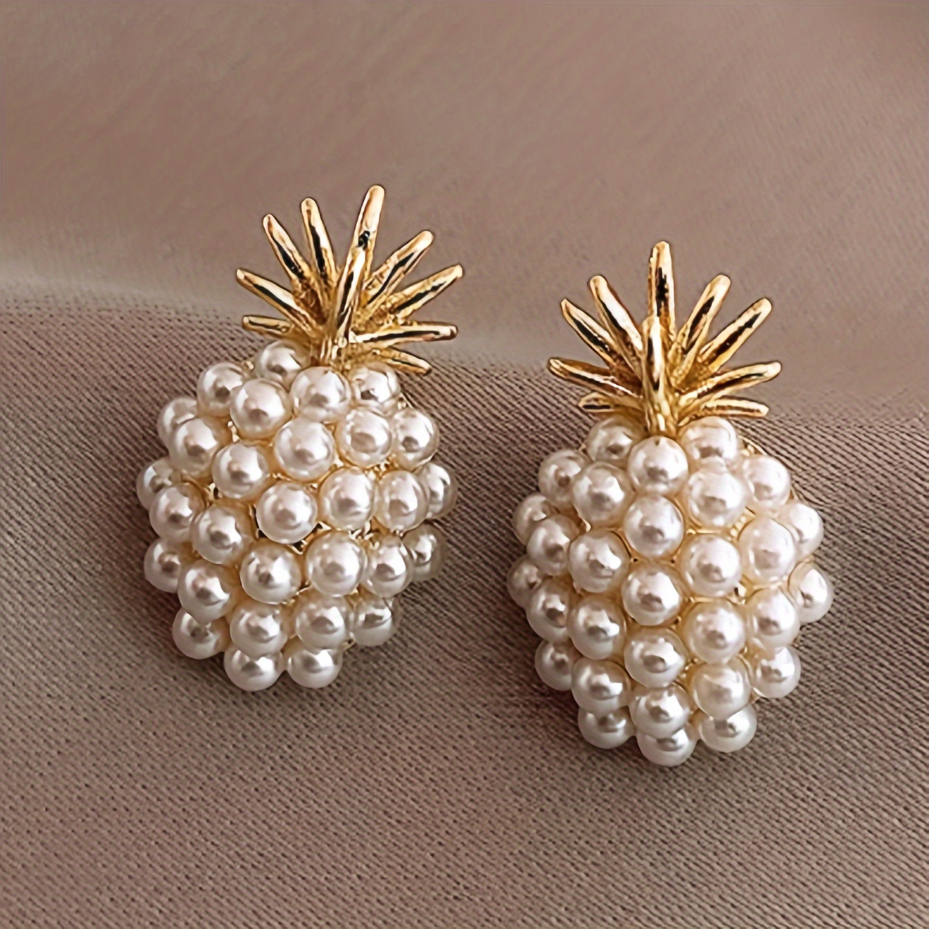 

Elegant Zinc Alloy Pineapple Stud Earrings With Faux Pearl Embellishment - Alloy Ear Needle, Stylish & For , Ideal Gift (1 Pair)