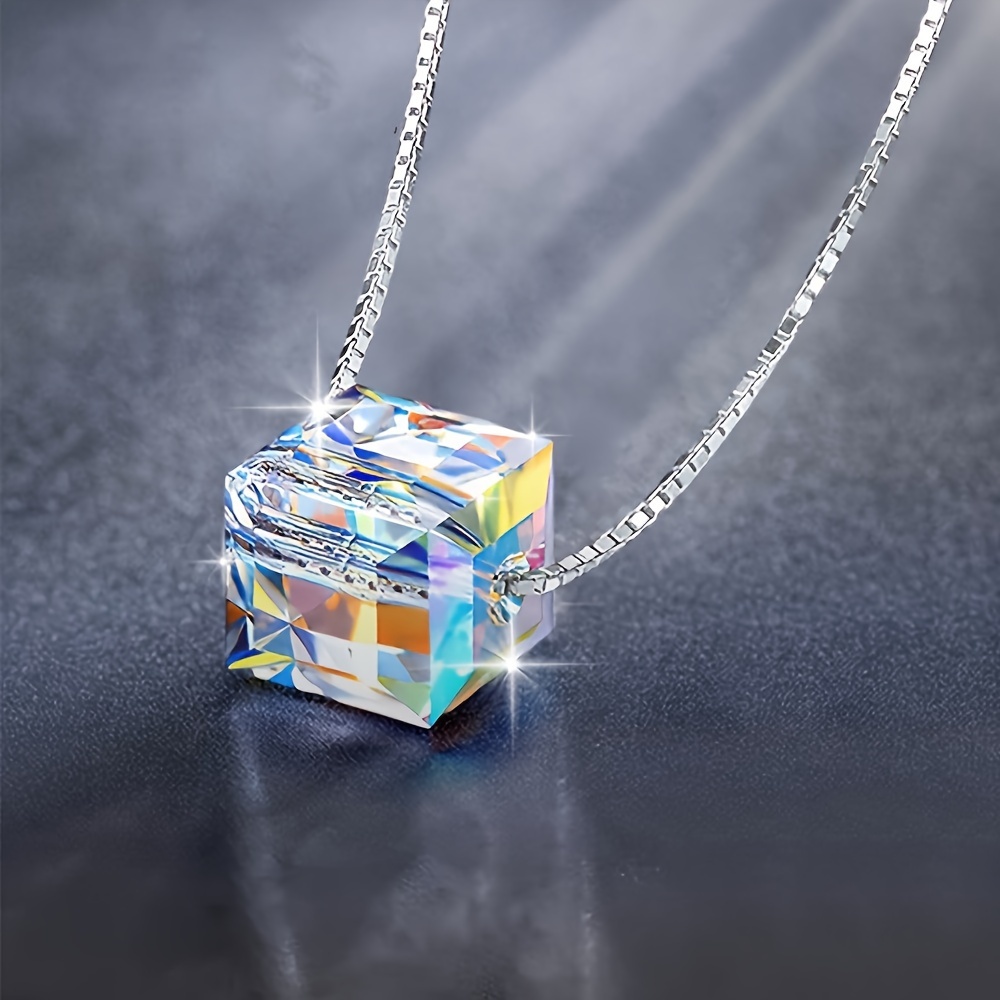 TEMU Collier avec pendentif carré coloré en cristal synthétique plaqué, style minimaliste super pailleté et élégant pour femmes, pendentif de mode