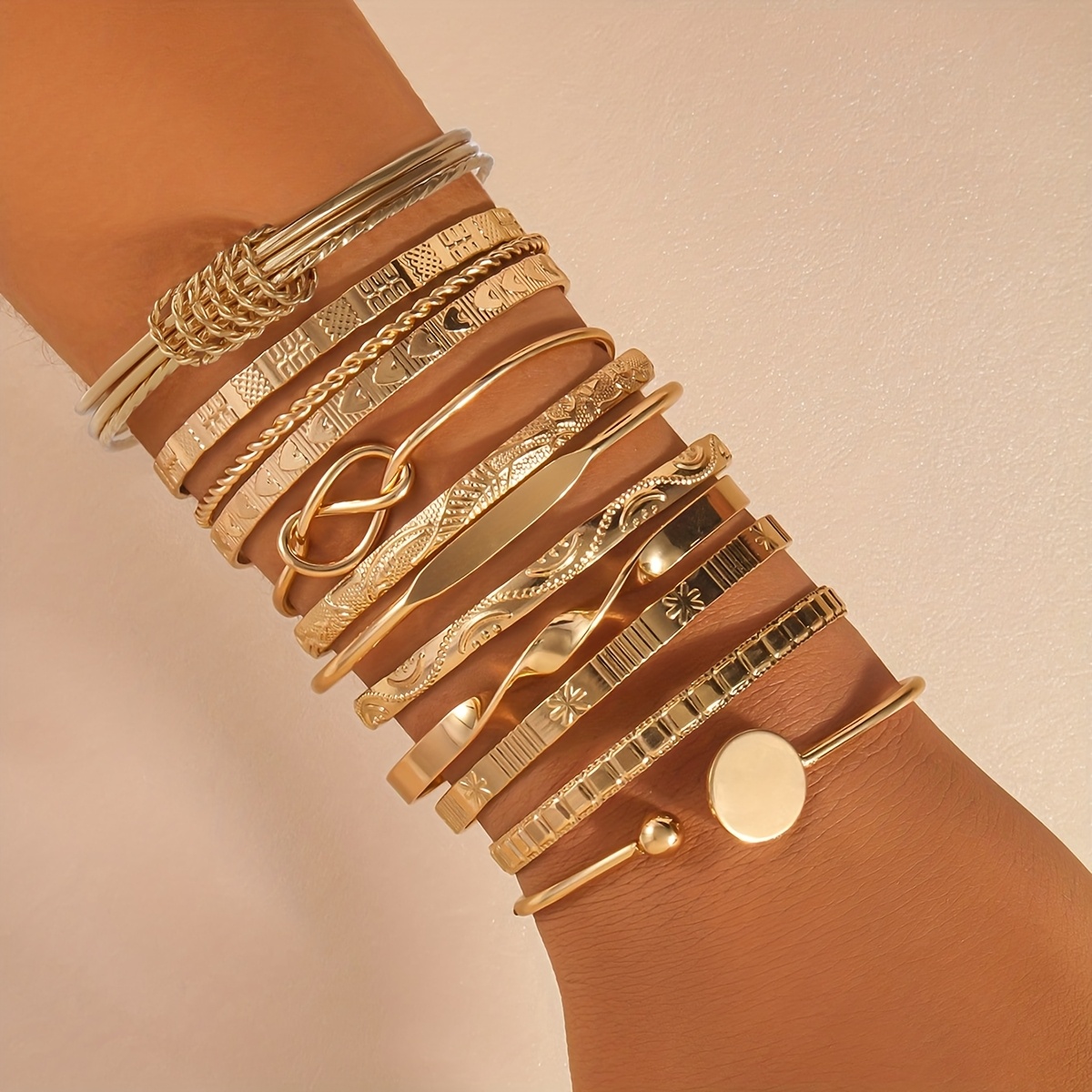 E-shop 12-teiliges einzigartiges und stilvolles Damen-Armband-Set mit Kreis-, Knoten-, kleinen Scheiben- und Herzarmbändern, für elegante