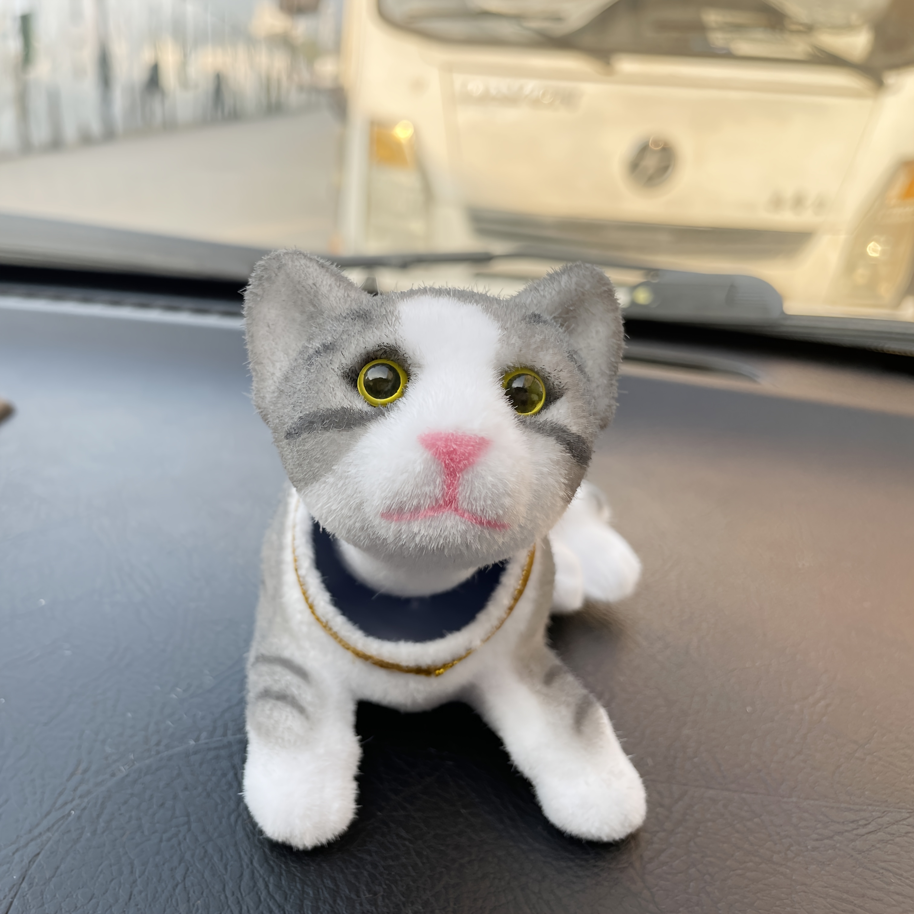 TEMU Exquisite Flocked Nodding Cat Figurine, Car Dashboard Decoration, Collection Statuette For Halloween Thanksgiving Christmas Decorations
