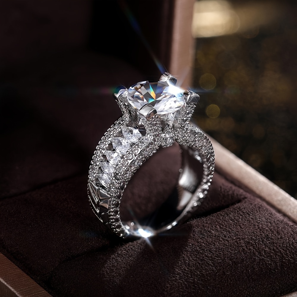 

Stylish Sparkling Moissanite Ring Classic Design Engagement Ring