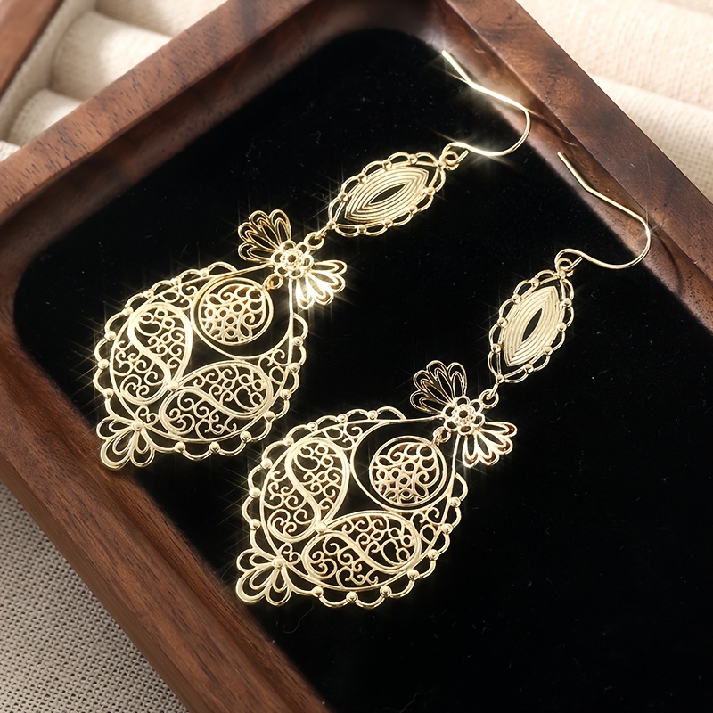 E-shop Modische , Portugiesische Prinzessin, Goldfarbene Ohrringe, Mittlere Damenohrringe, Goldfarbene Kupferprodukte, geeignet für den täglichen